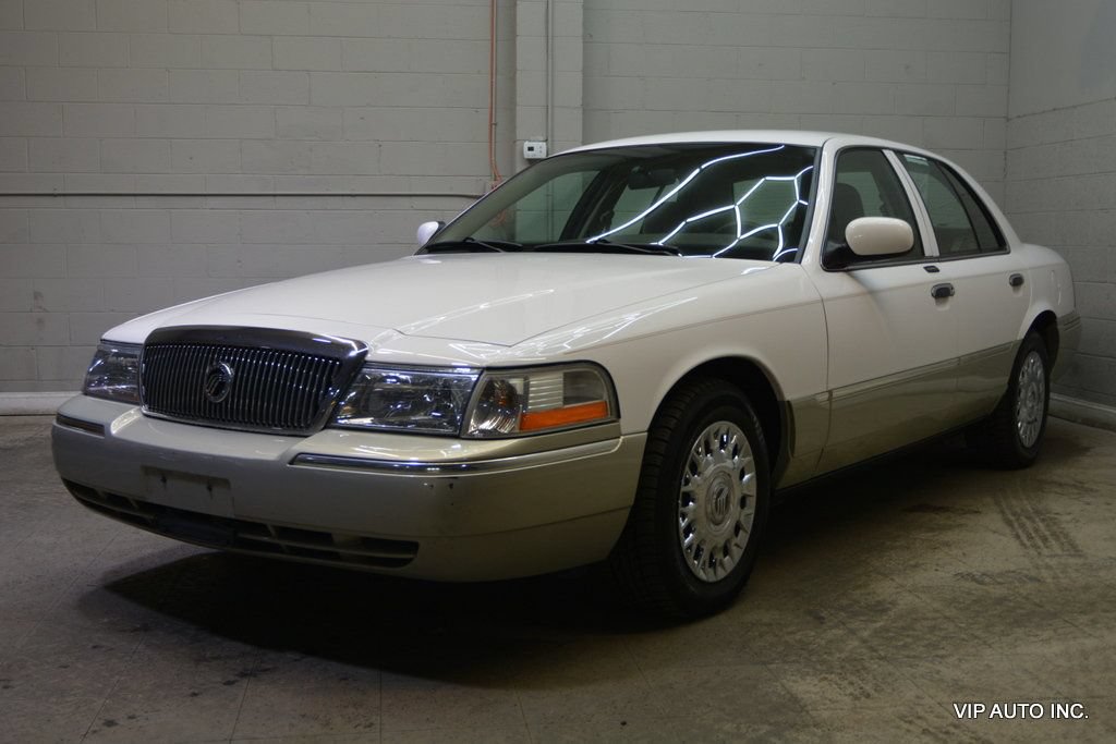 Used 2003 Mercury Grand Marquis GS RWD image 2