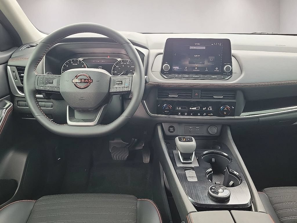 Used 2025 Nissan Rogue SV AWD/4WD image 10