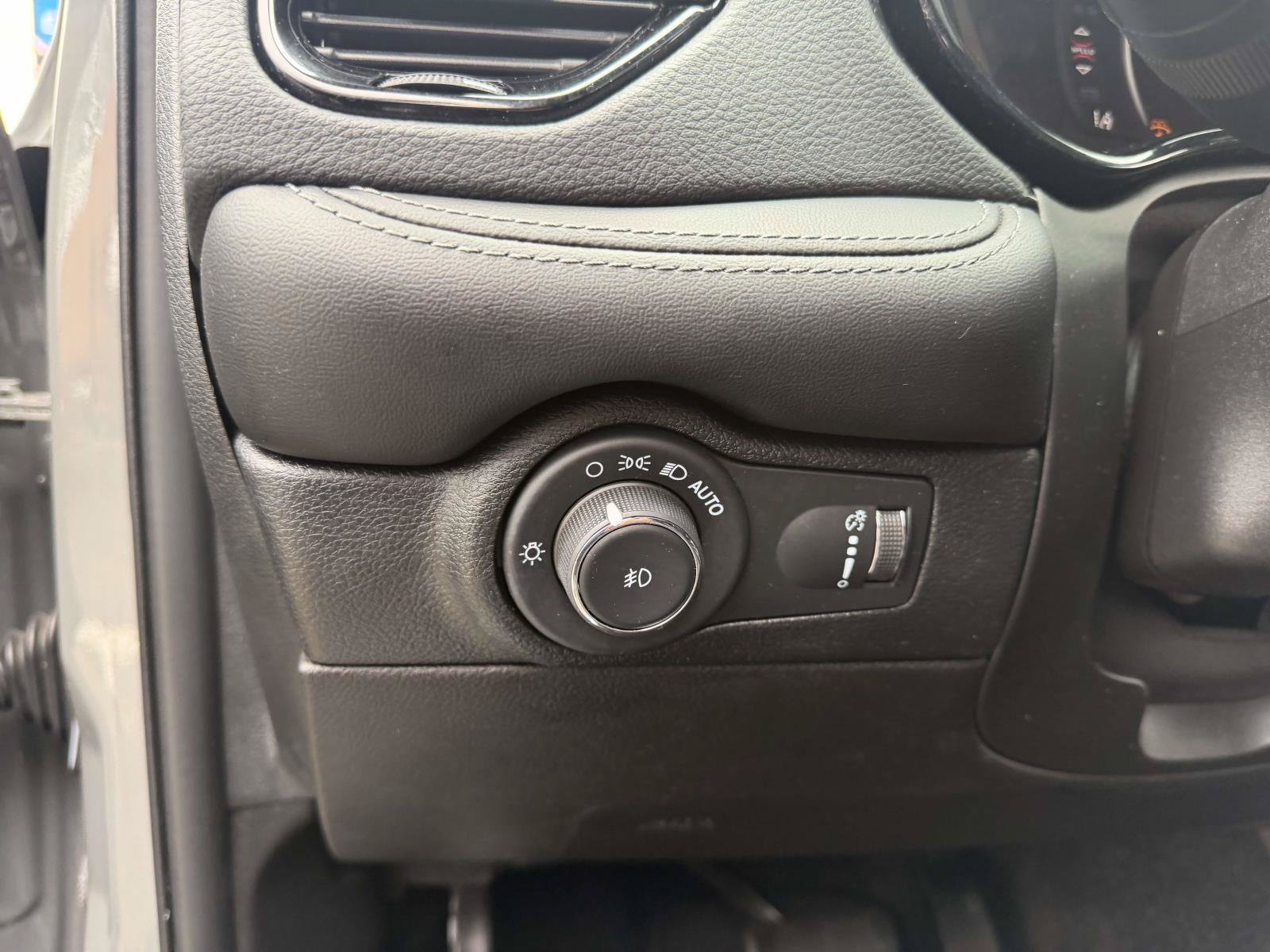 Used 2022 Dodge Durango GT AWD/4WD image 21