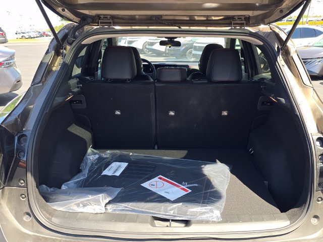 New 2026 Nissan Kicks SR w/ SR Premium Package FWD image 16