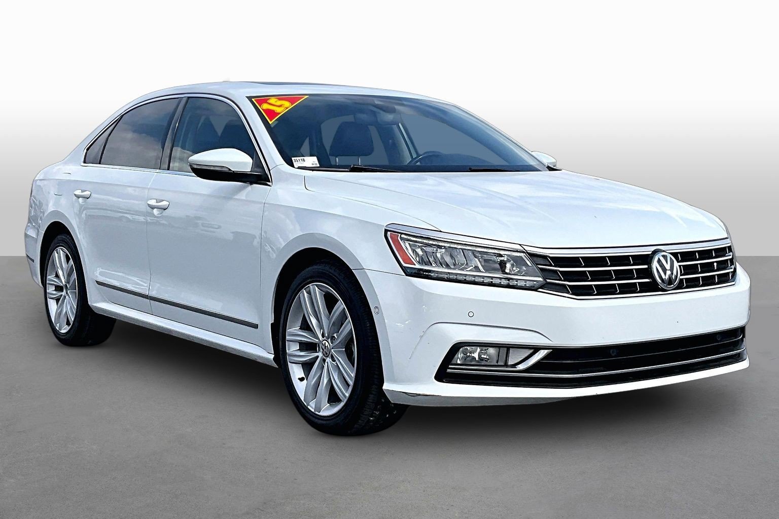 Used 2018 Volkswagen Passat 2.0T SEL Premium FWD image 8