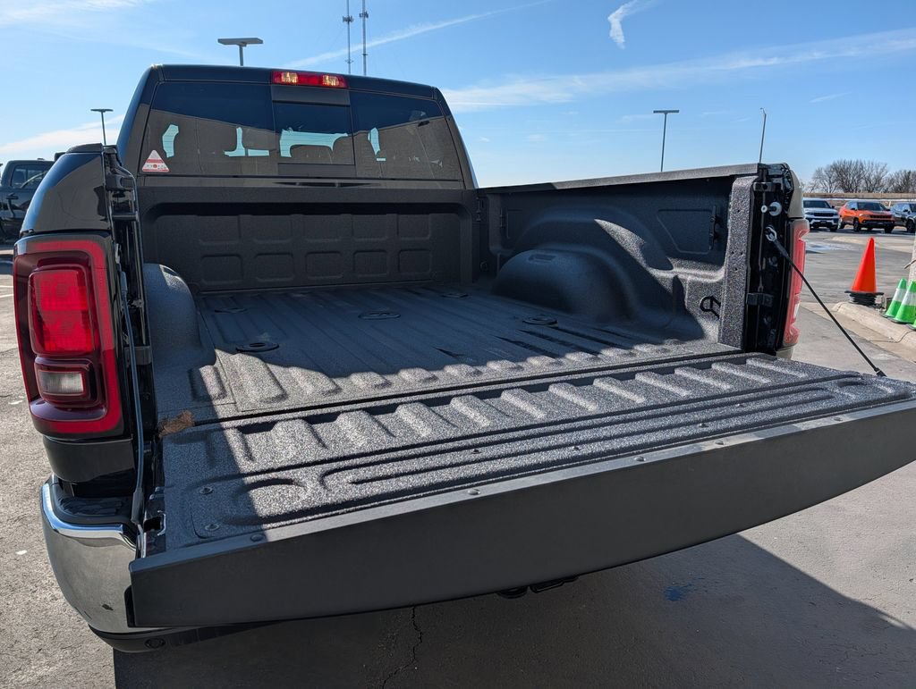 New 2026 RAM 3500 Tradesman AWD/4WD image 7