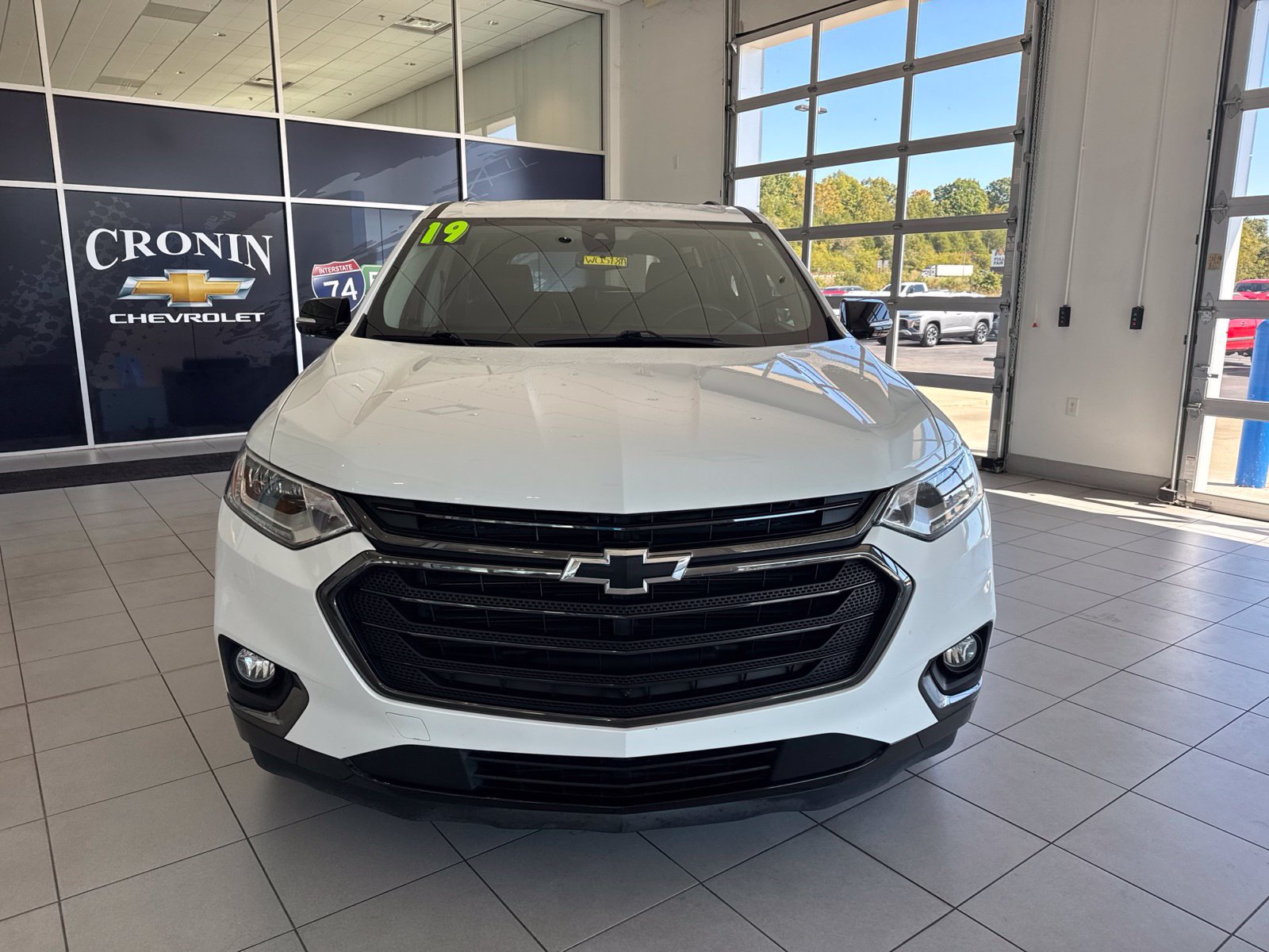 Used 2019 Chevrolet Traverse Premier w/ Redline Edition AWD/4WD image 2