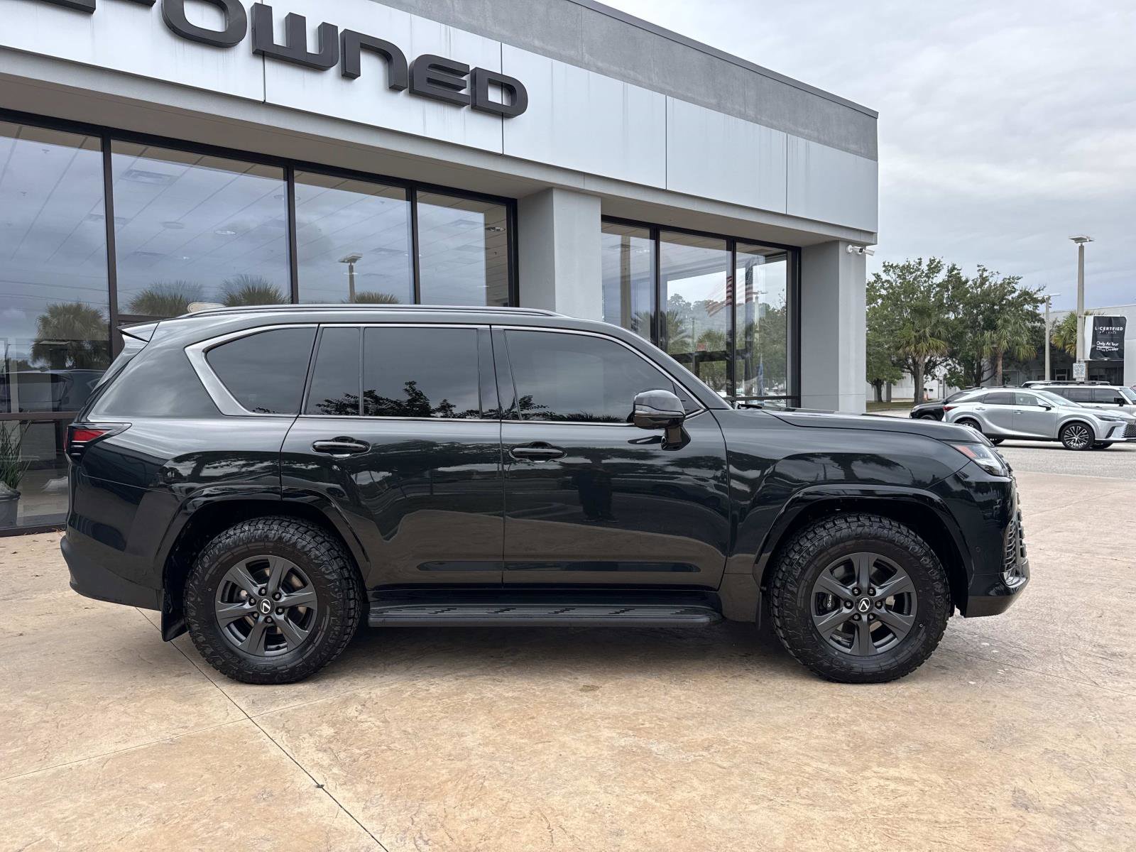 Certified 2025 Lexus LX 700h Overtrail AWD/4WD image 2