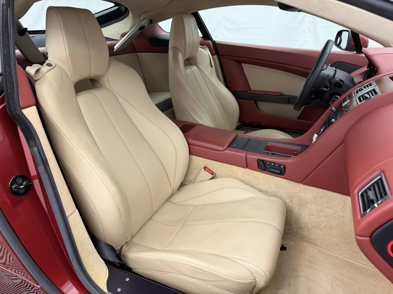 Used 2007 Aston Martin V8 Vantage Coupe RWD image 23