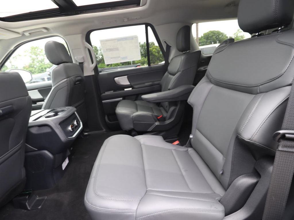 New 2026 Ford Expedition Active RWD image 12