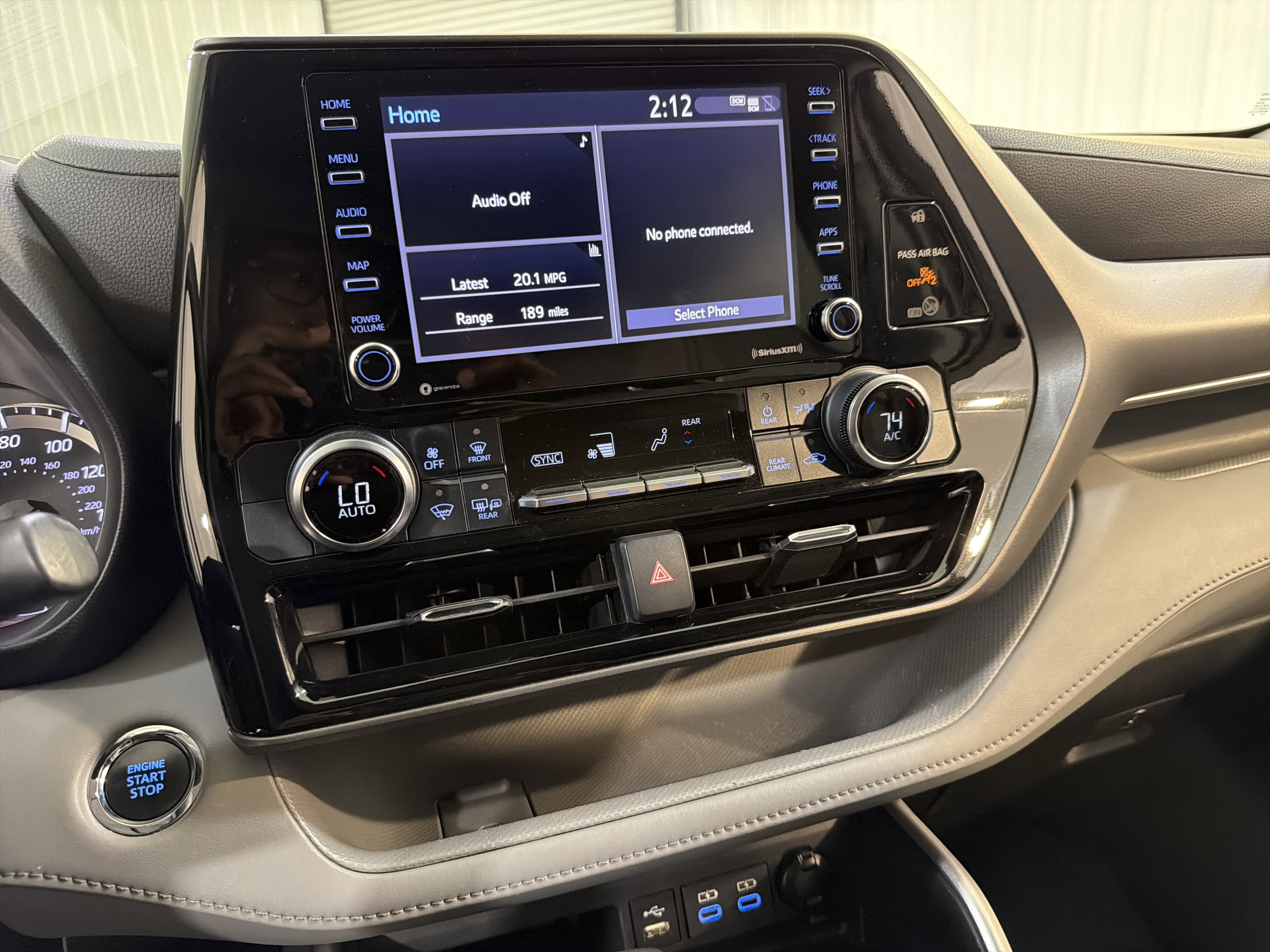 Used 2022 Toyota Highlander L FWD image 18