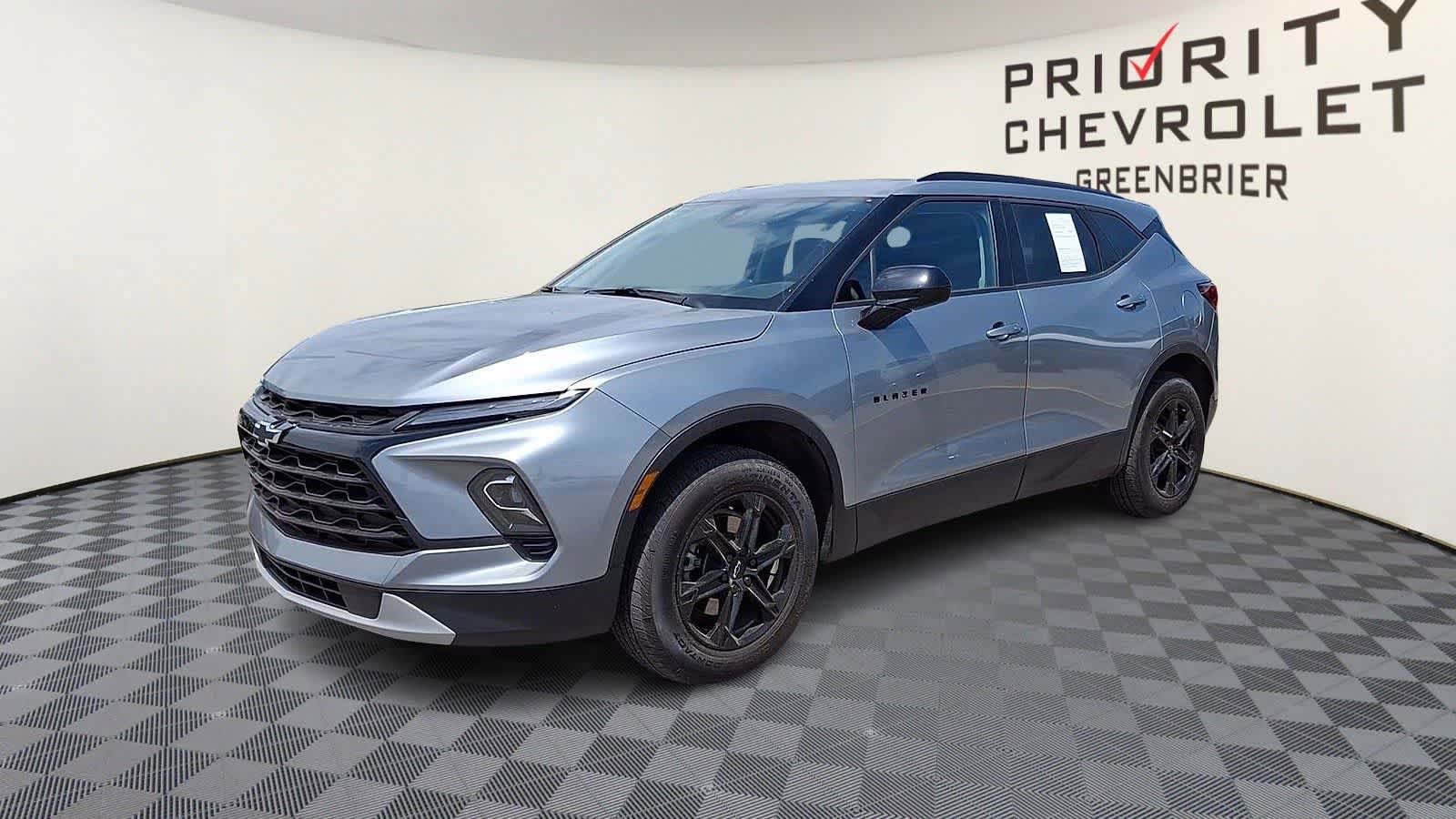 Used 2024 Chevrolet Blazer LT w/ Convenience Package FWD image 4