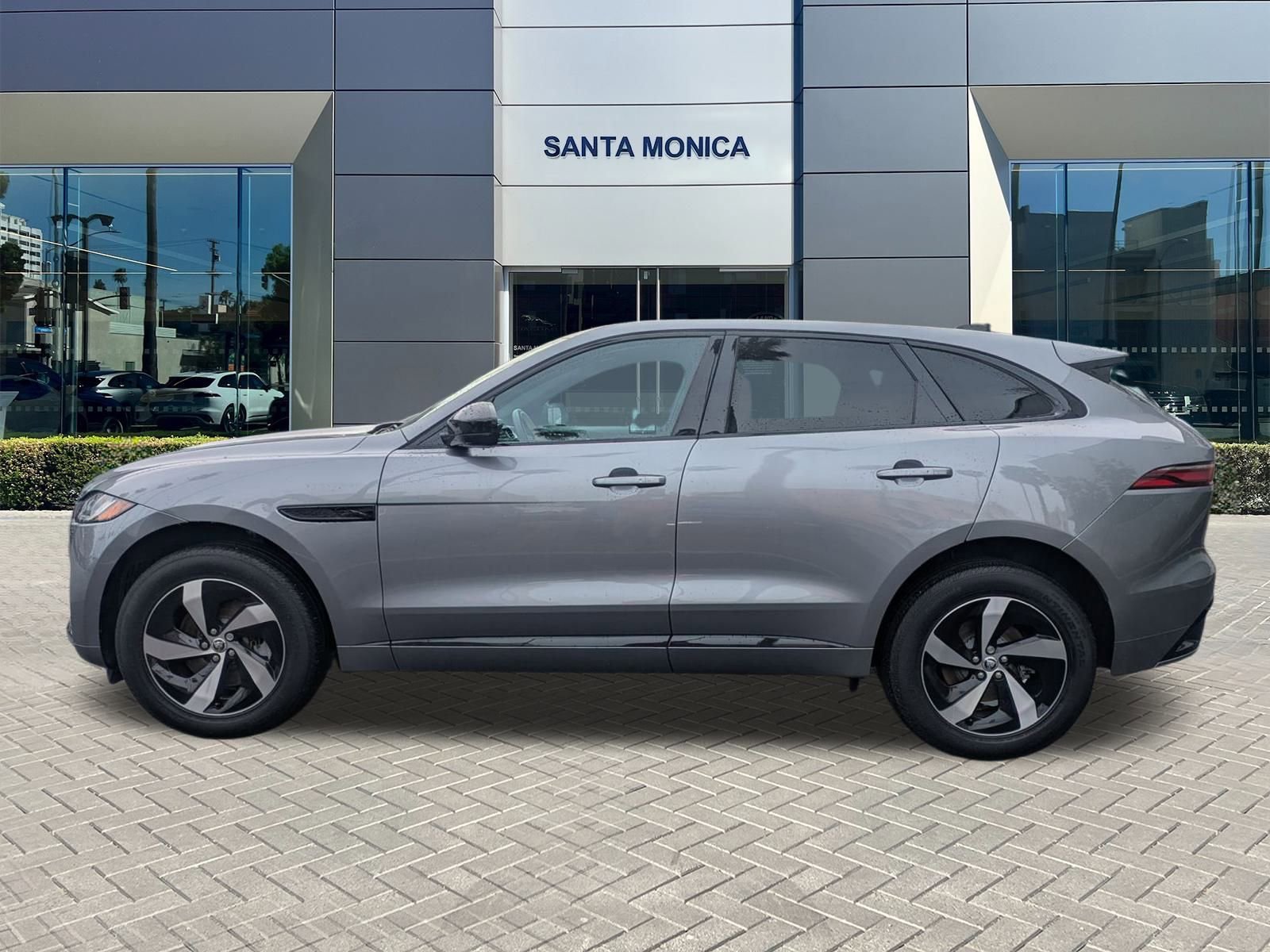 Used 2024 Jaguar F-PACE R-Dynamic S image 2