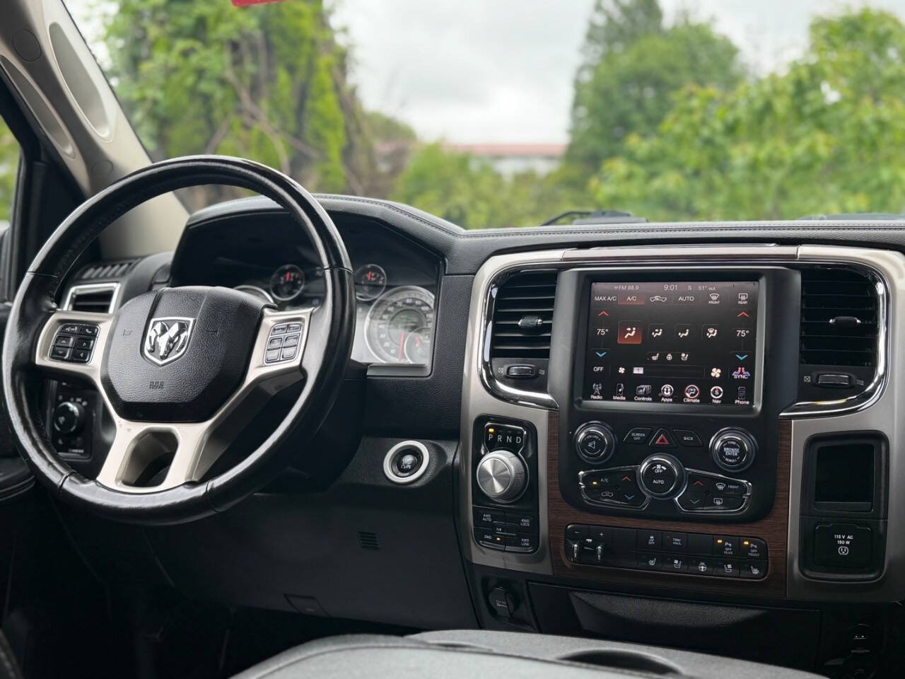 Used 2016 RAM 1500 Laramie w/ Convenience Group AWD/4WD image 12
