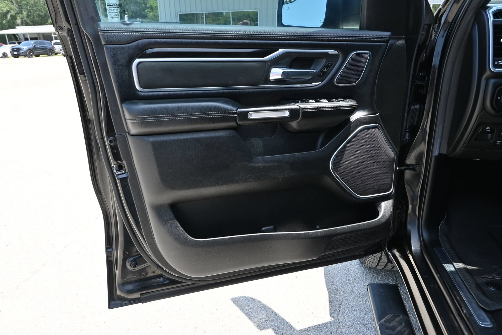 Used 2019 RAM 1500 Laramie RWD image 8