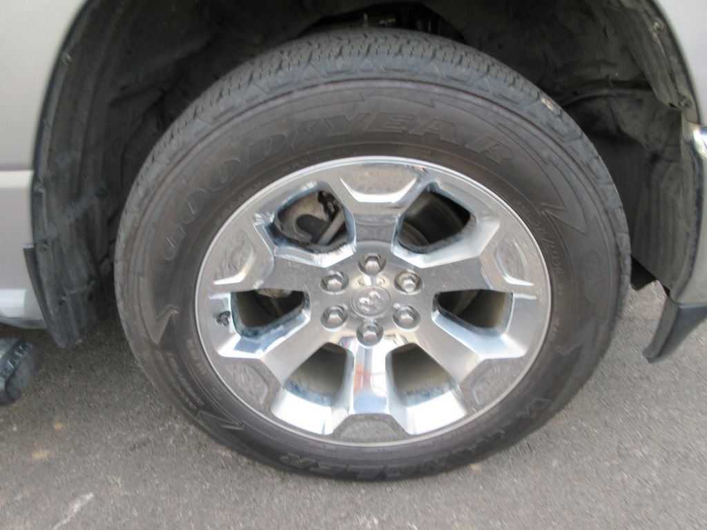 Used 2021 RAM 1500 Big Horn AWD/4WD image 9