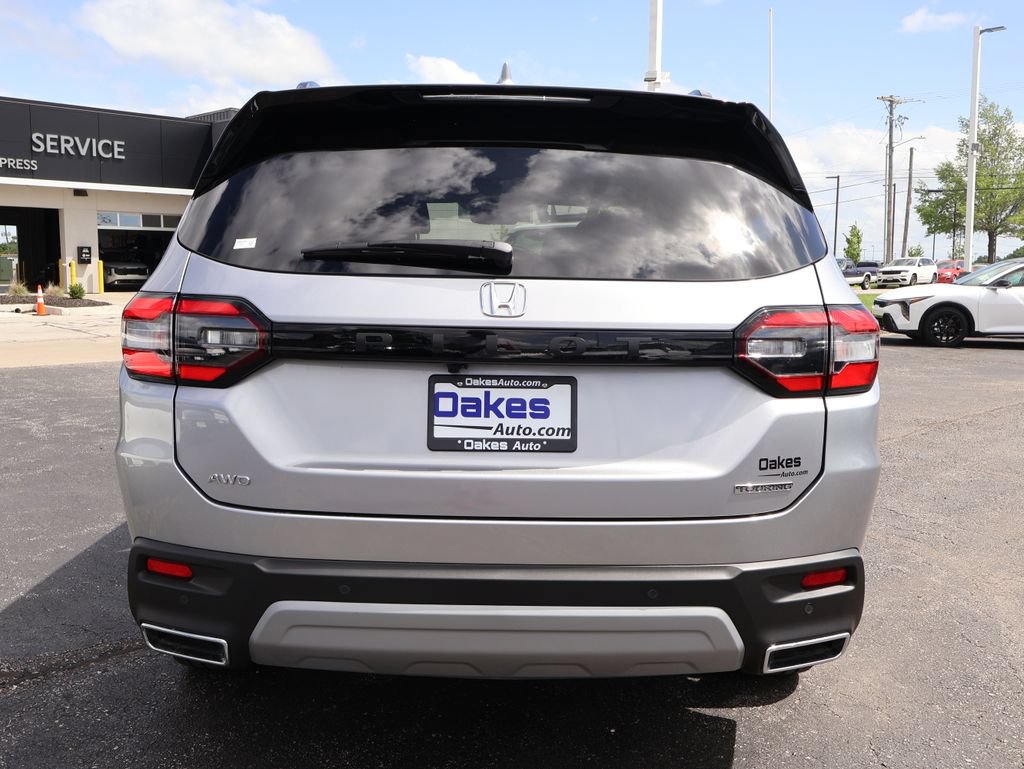Used 2025 Honda Pilot Touring image 7
