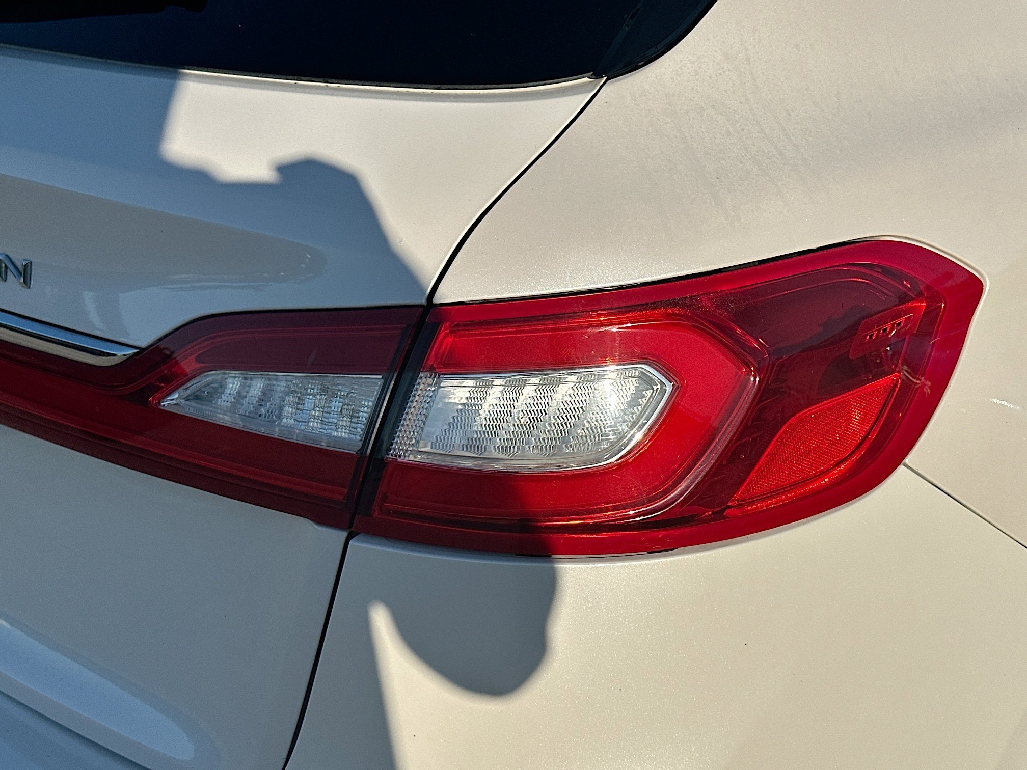 Used 2016 Lincoln MKX Select w/ Select Plus Package image 25