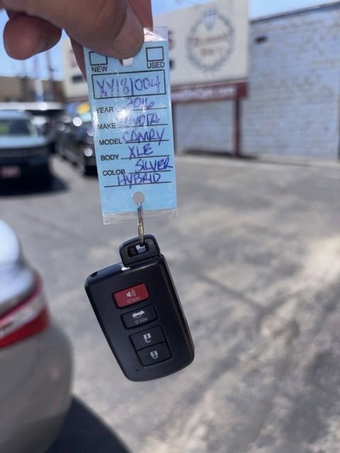 Used 2016 Toyota Camry XLE w/ Moonroof Package FWD image 30