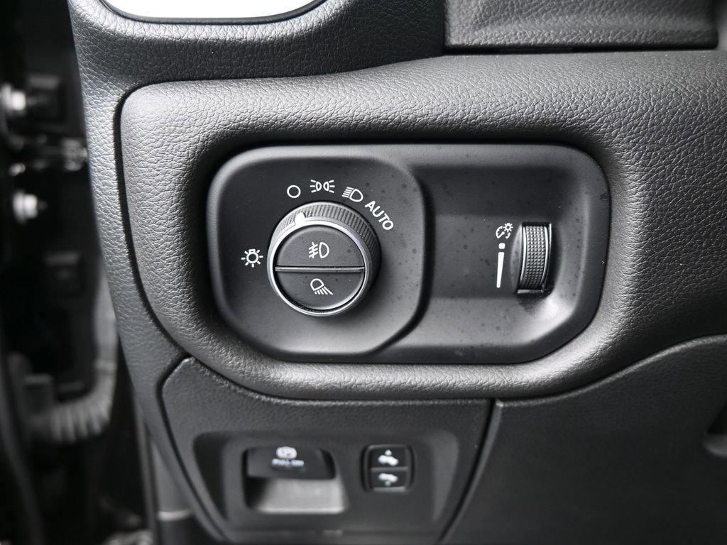 Used 2024 RAM 1500 Big Horn image 35