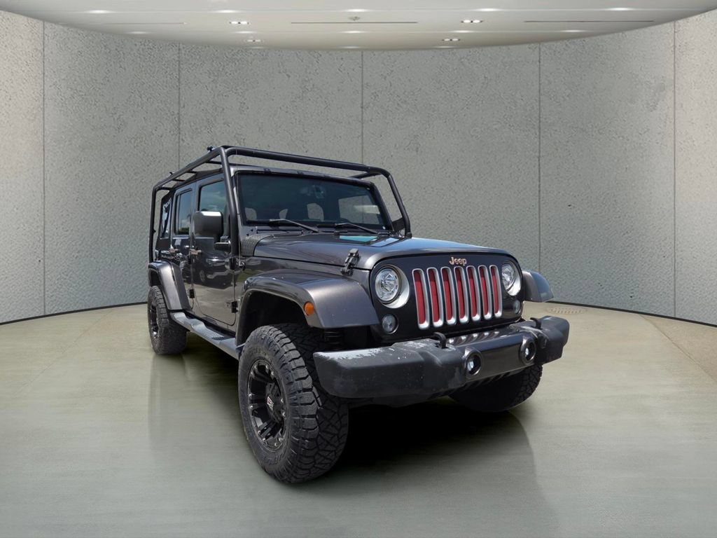 Used 2017 Jeep Wrangler Unlimited Sahara w/ Connectivity Group AWD/4WD image 14