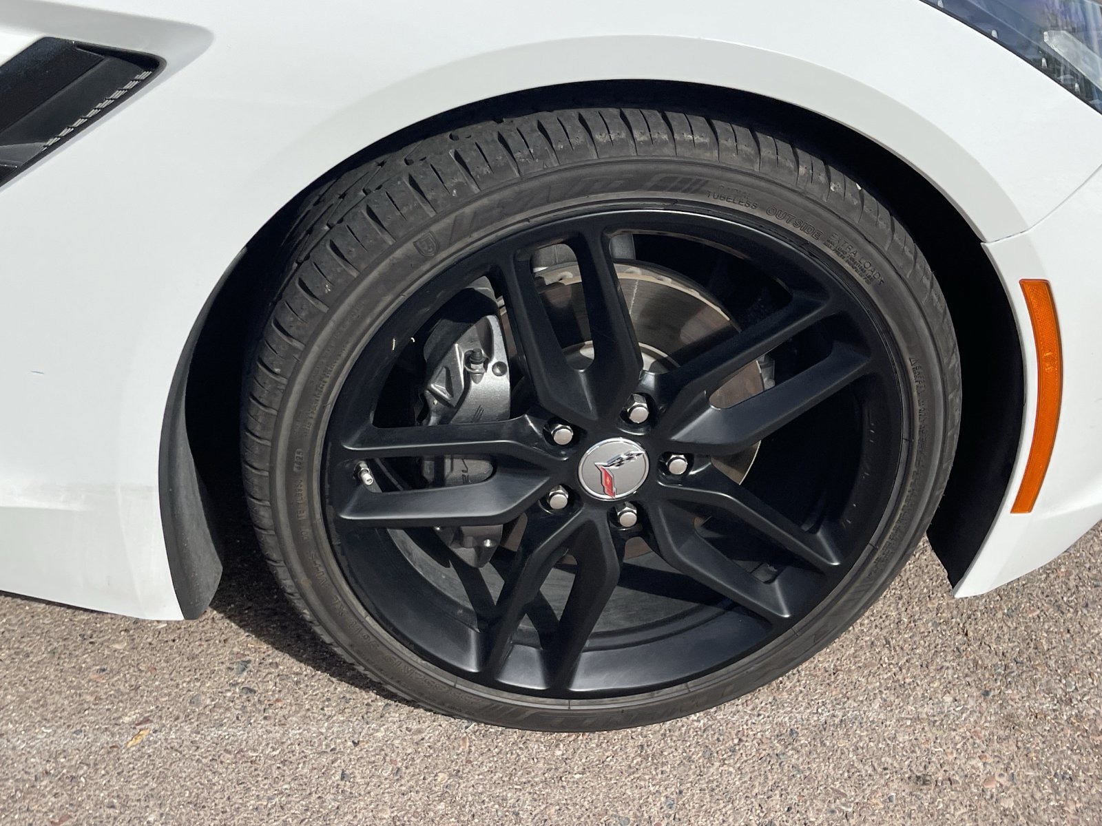 Used 2018 Chevrolet Corvette Stingray Coupe w/ 1LT RWD image 4