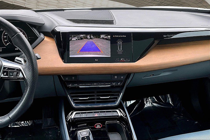 Used 2024 Audi e-tron GT Premium Plus image 6