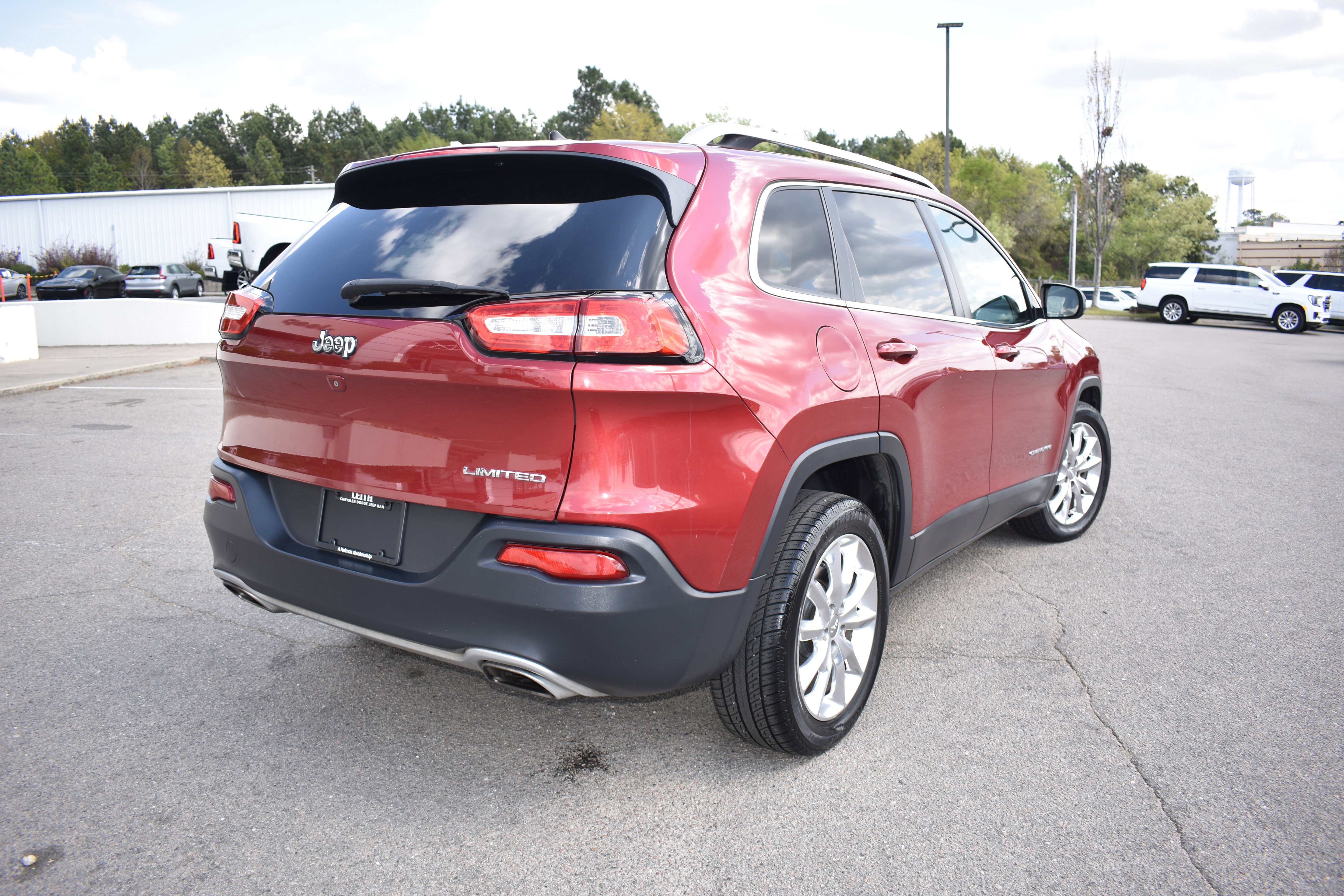 Used 2015 Jeep Cherokee Limited image 9