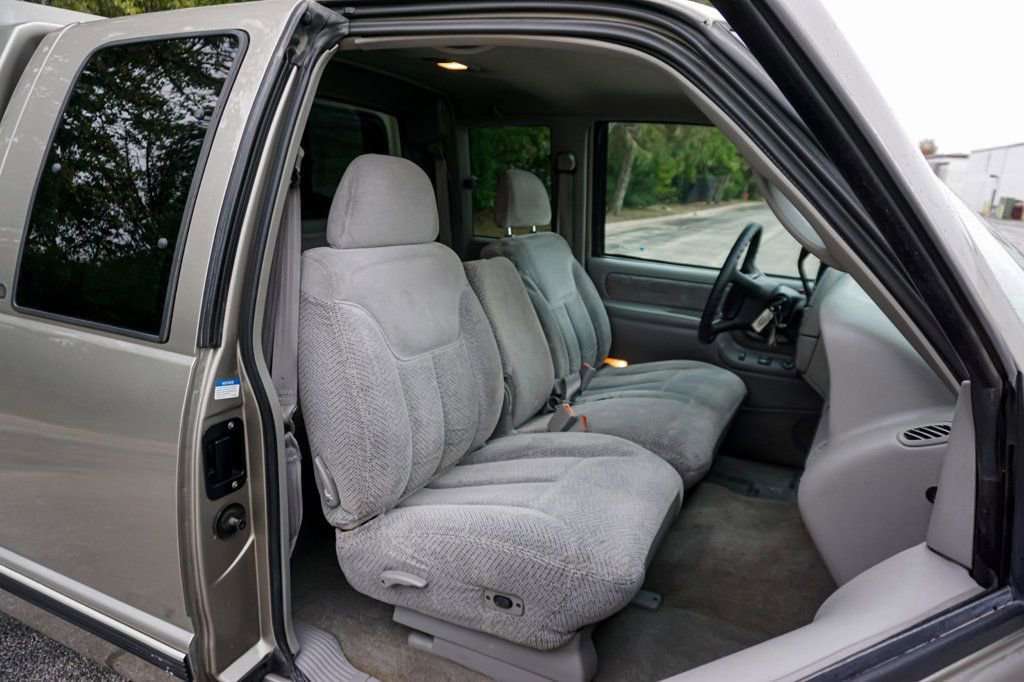 Used 1998 Chevrolet Silverado 1500 4x4 Extended Cab w/ Preferred Equipment Group 2 image 31