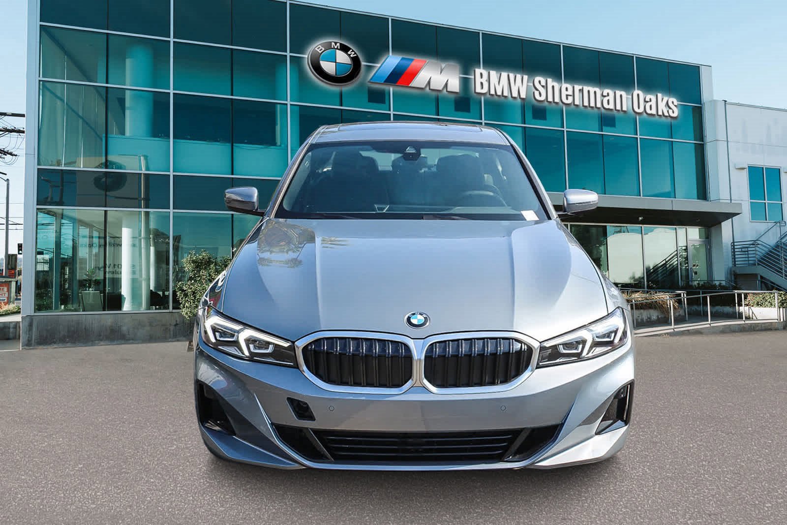 New 2025 BMW 330i xDrive Sedan w/ Convenience Package image 2