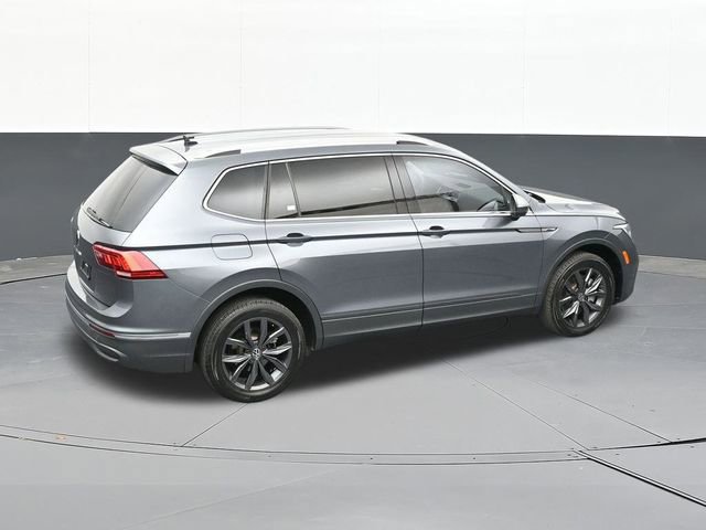 Used 2022 Volkswagen Tiguan SE image 64