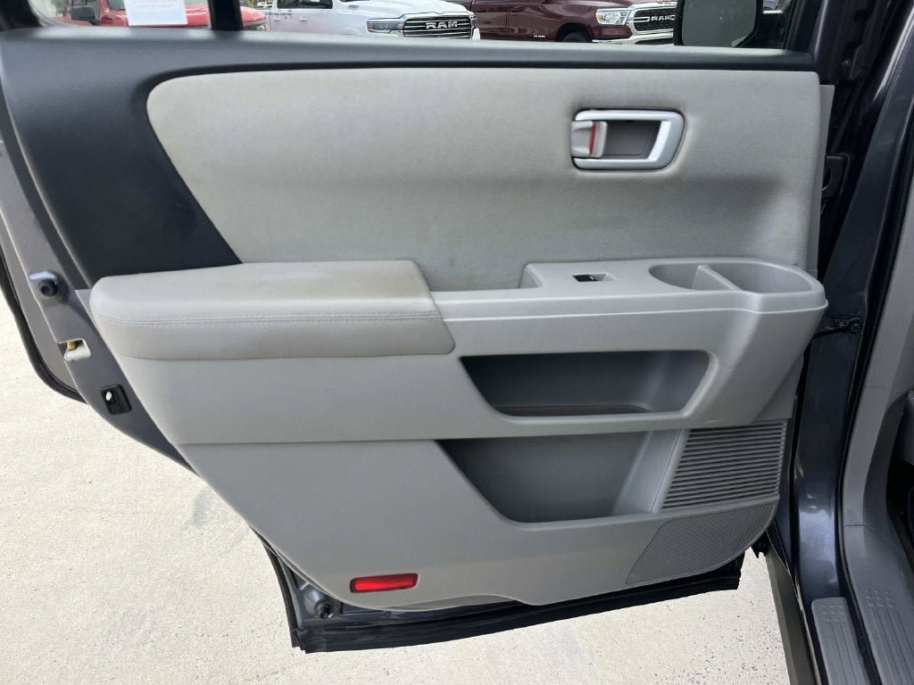 Used 2014 Honda Pilot LX image 18