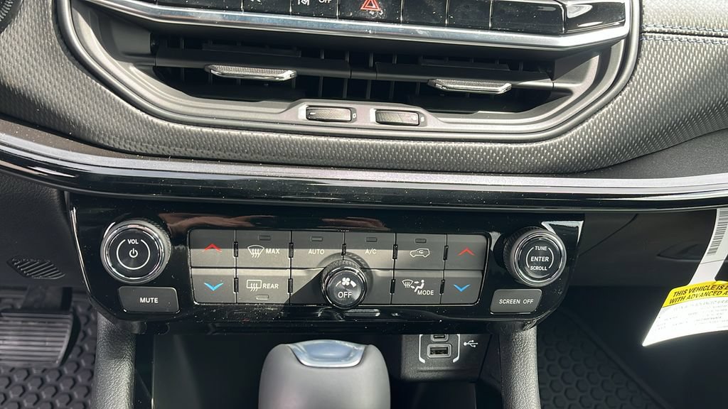 New 2026 Jeep Compass Latitude AWD/4WD image 15