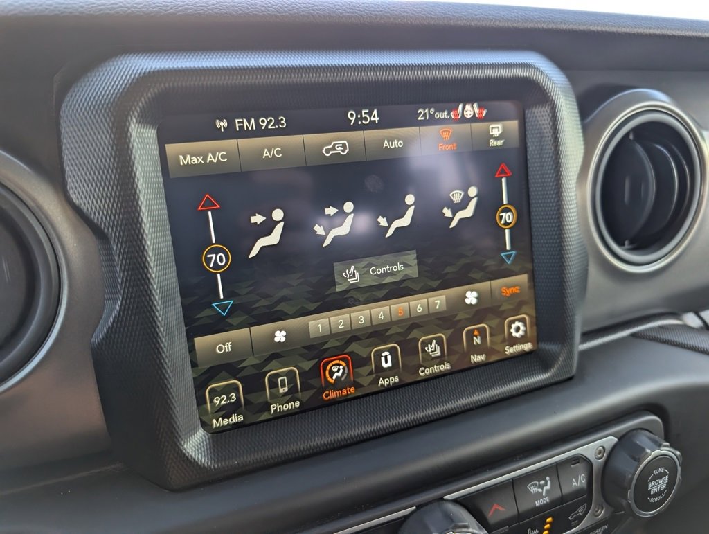 Used 2023 Jeep Wrangler Sport S image 30