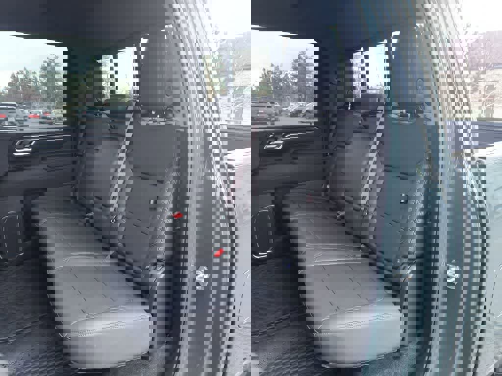 Used 2025 Chevrolet Silverado 3500 LTZ w/ LTZ Plus Package image 22