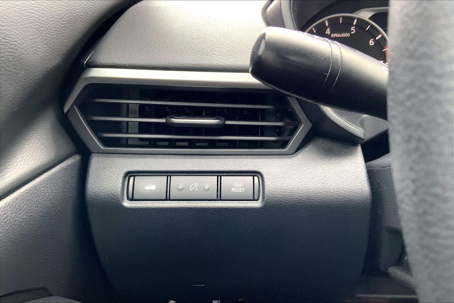 Used 2020 Nissan Altima 2.5 S FWD image 32