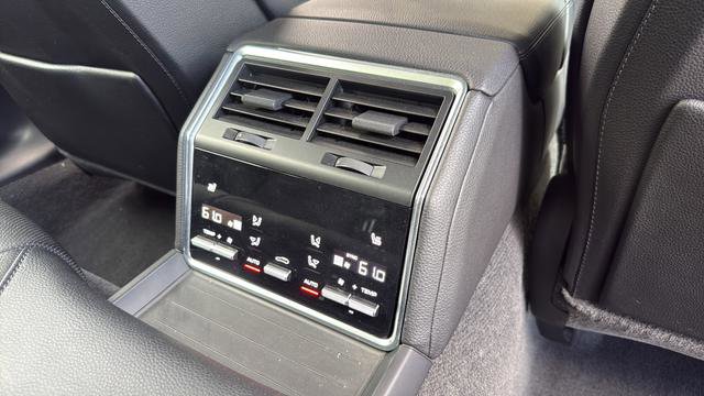 Used 2022 Porsche Panamera Platinum Edition w/ Sport Chrono Package RWD image 26