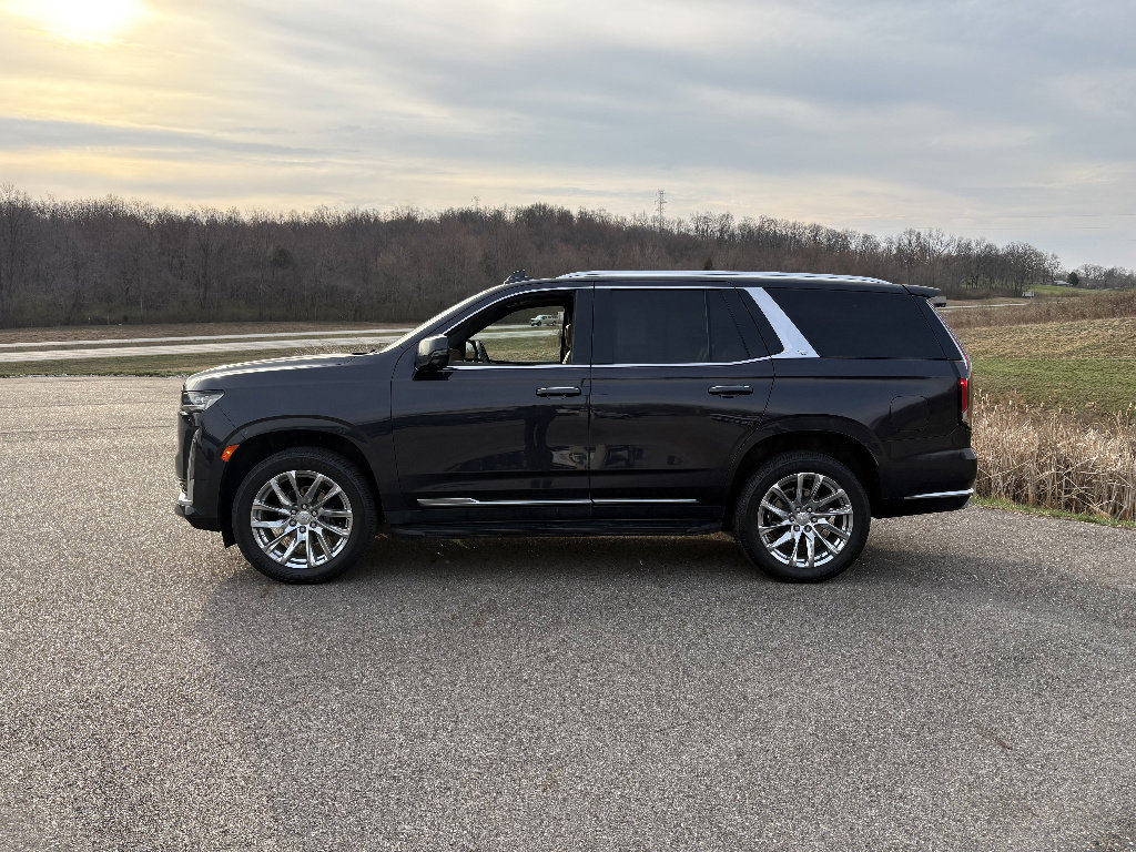 Used 2023 Cadillac Escalade Premium Luxury w/ LPO, Radiant Package AWD/4WD image 2