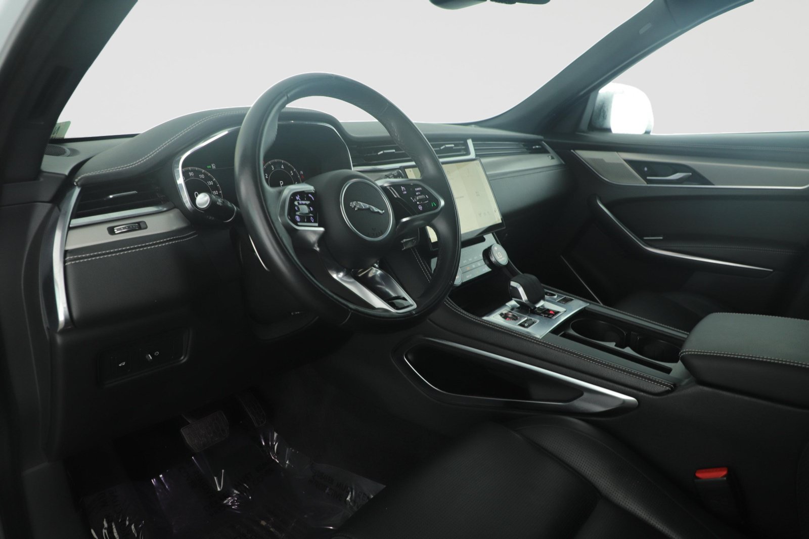 Used 2025 Jaguar F-PACE R-Dynamic S AWD/4WD image 7
