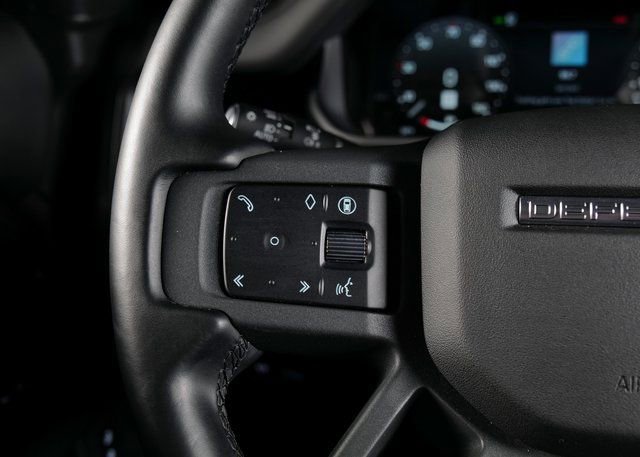 Used 2025 Land Rover Defender 110 S image 19
