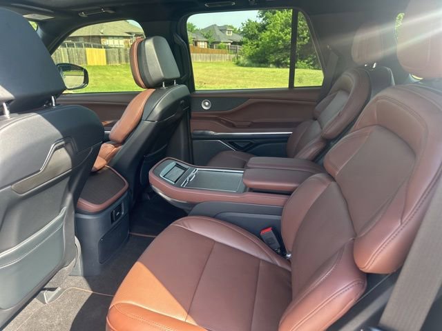 Used 2026 Lincoln Navigator Reserve AWD/4WD image 25