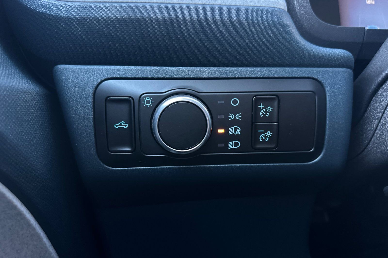 New 2025 Ford Maverick XLT w/ XLT Luxury Package image 26