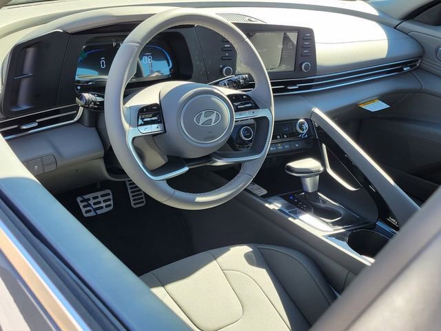 New 2026 Hyundai Elantra SEL Sport FWD image 3