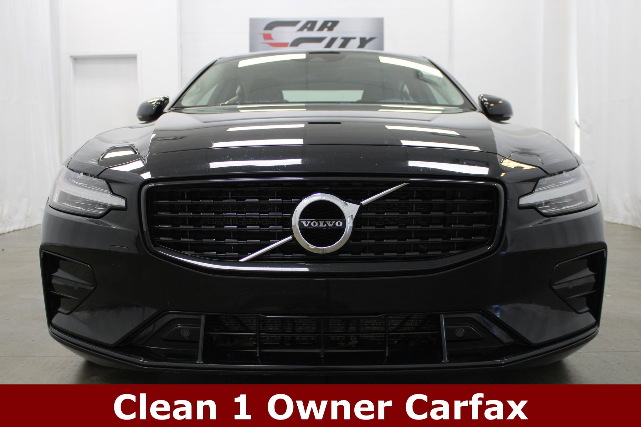 Used 2022 Volvo S60 B5 Momentum AWD/4WD image 3
