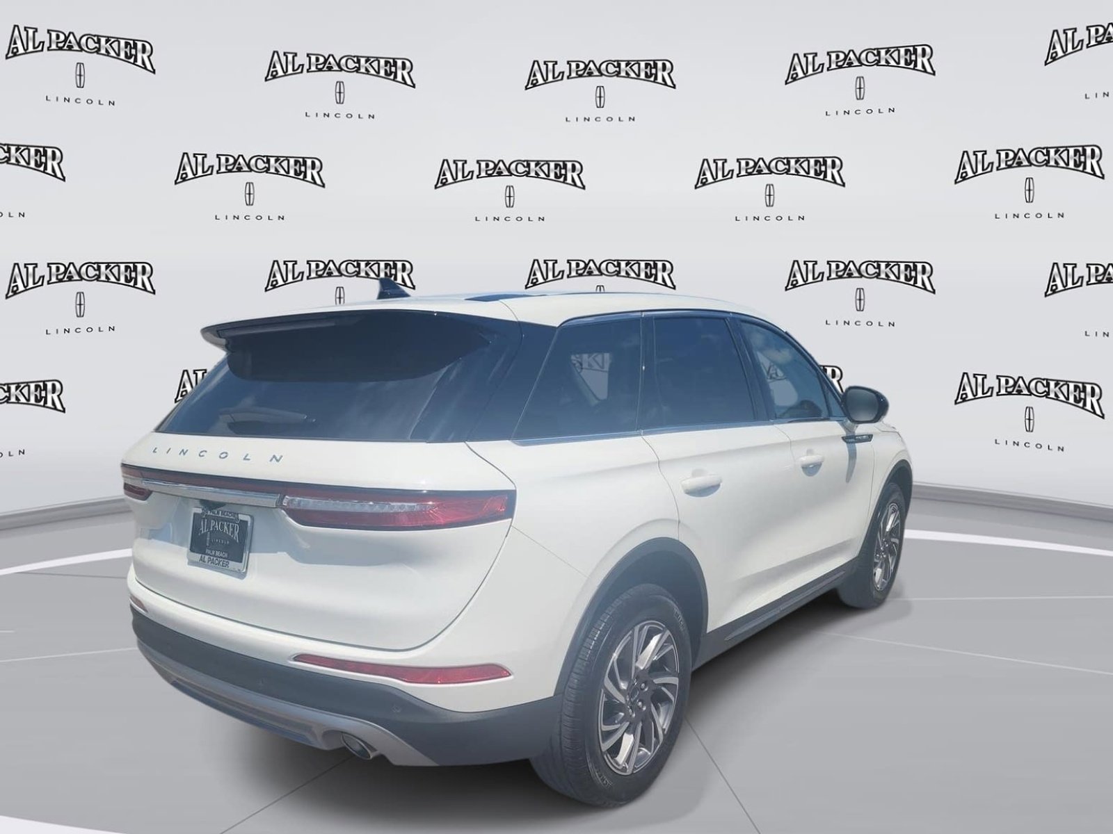 Used 2023 Lincoln Corsair FWD image 5