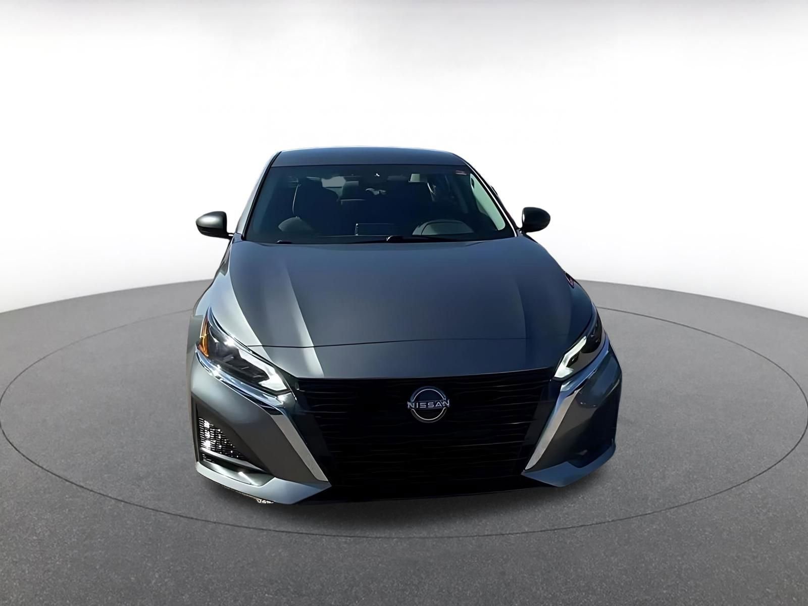 Used 2025 Nissan Altima 2.5 SV image 4