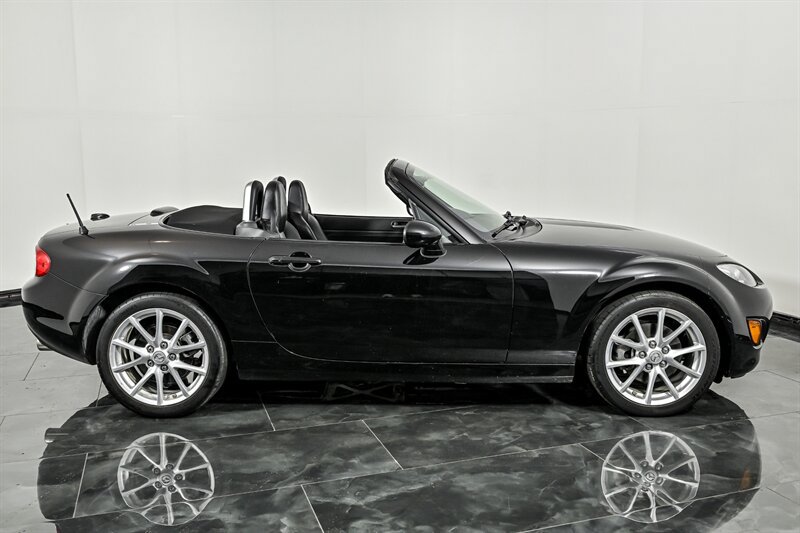 Used 2012 MAZDA MX-5 Miata Grand Touring w/ Premium Pkg RWD image 10