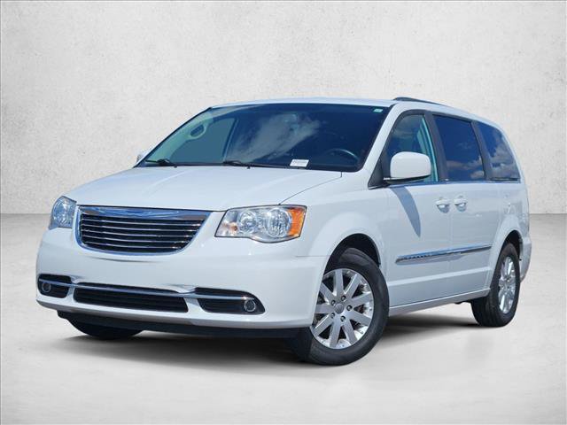 Used 2014 Chrysler Town & Country Touring FWD image 4