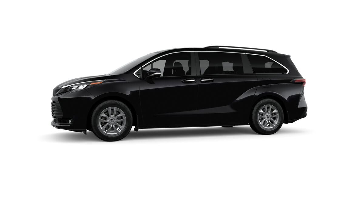 New 2026 Toyota Sienna XLE FWD image 3
