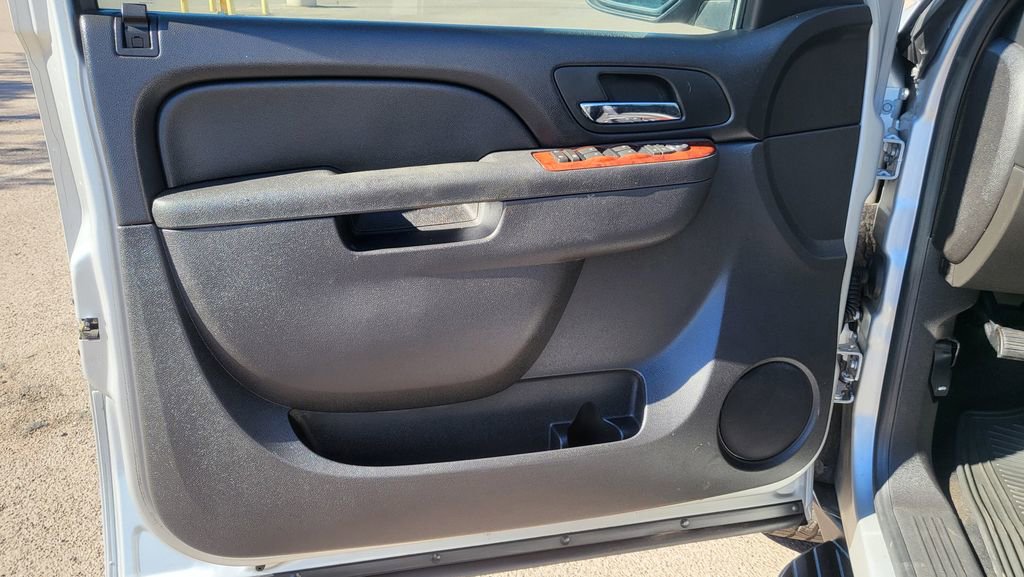 Used 2011 Chevrolet Avalanche LT w/ Texas Edition image 23