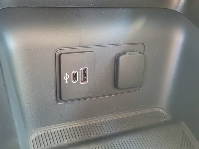Used 2026 Ford Explorer Active RWD image 11