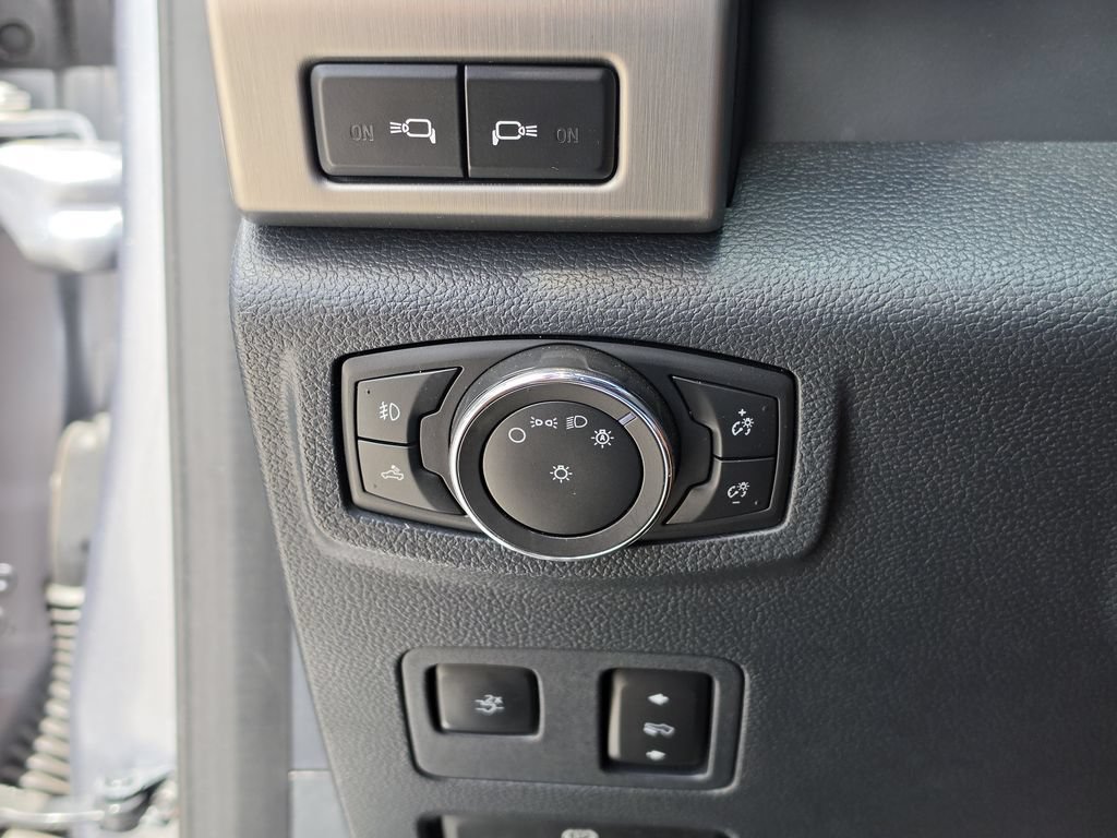 Used 2022 Ford F450 Platinum w/ FX4 Off-Road Package AWD/4WD image 28