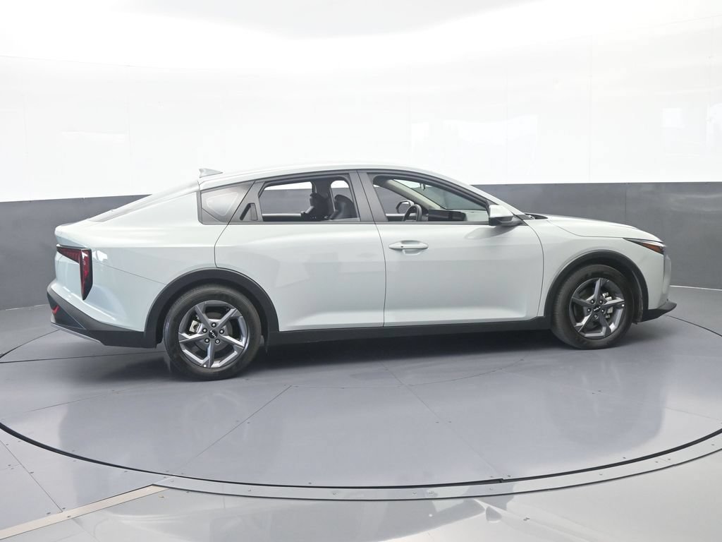 Used 2025 Kia K4 FWD image 7