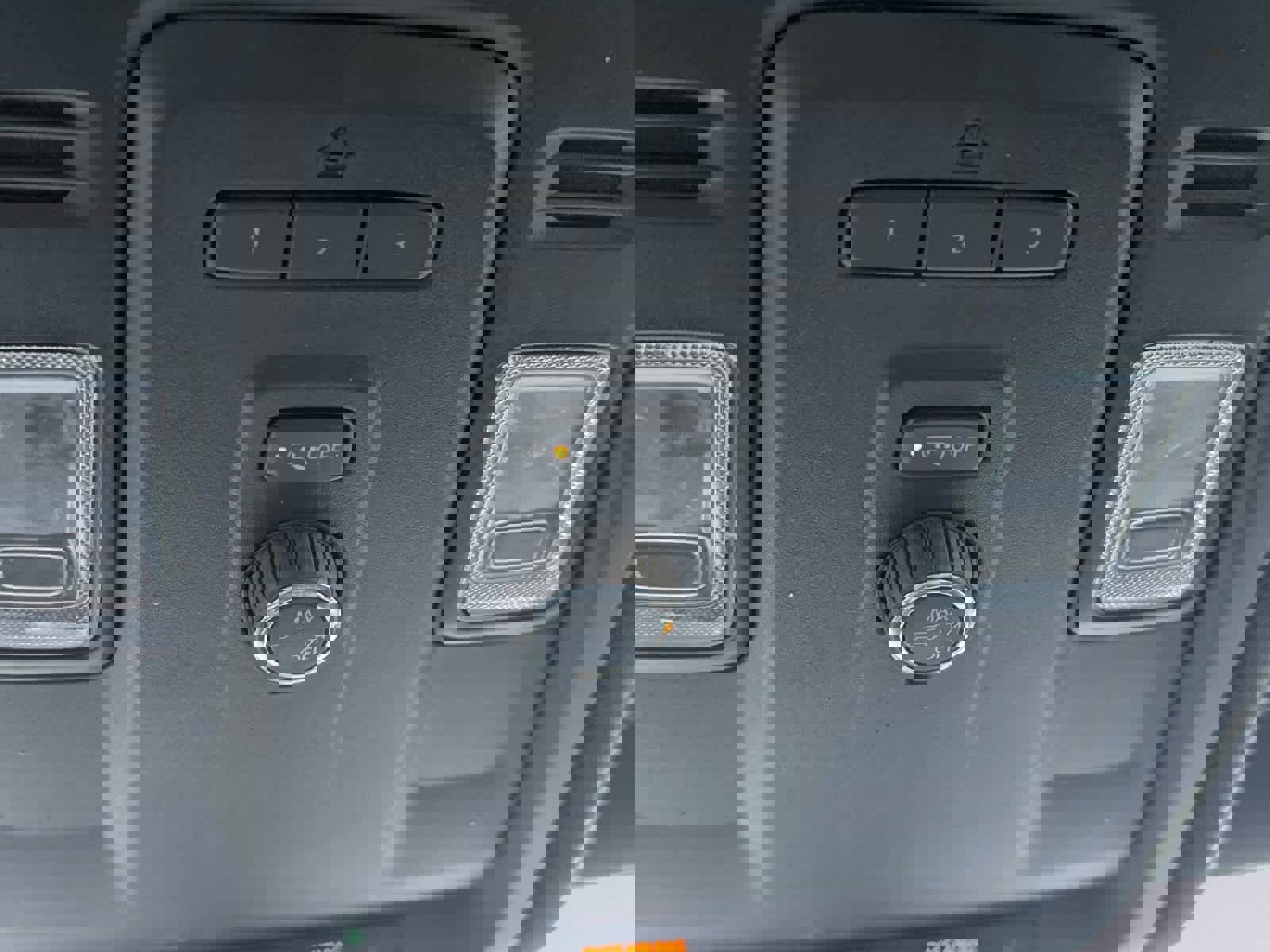 Used 2022 Chevrolet Suburban LT image 31